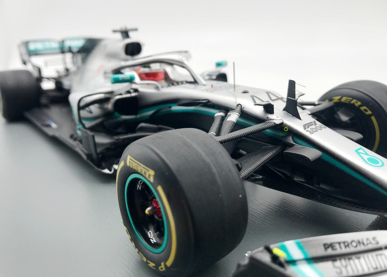 1/18 Spark Formula 1 Mercedes AMG Petronas 2019 Chinese GP Winner