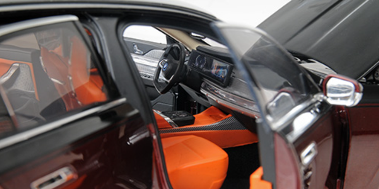 1/18 Minichamps 2022 BMW i7 (Metallic Red & Black) Diecast Car Model