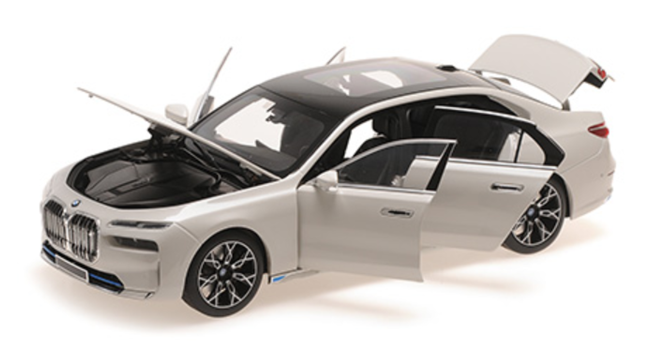 1/18 Minichamps 2022 BMW i7 (Metallic White) Diecast Car Model