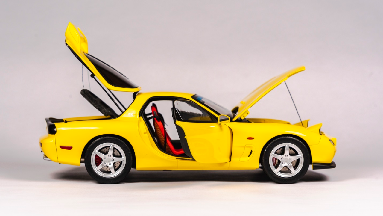 1/18 Polar Master Mazda RX-7 Bathurst R (Yellow) Diecast Car Model