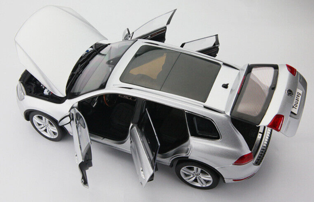 1/18 Kyosho 2010 Volkswagen VW Touareg TSI (Silver) Diecast Car Model