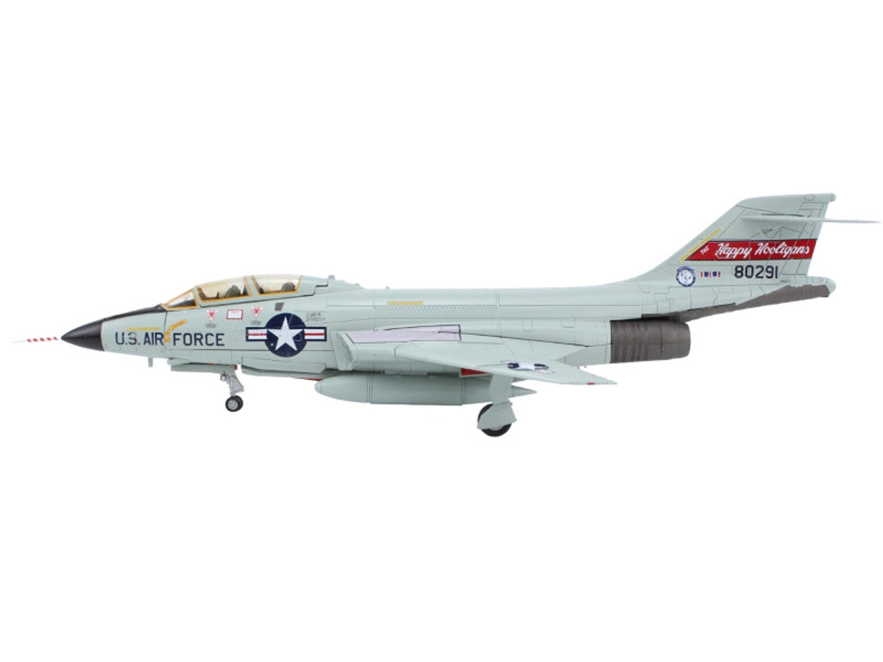 McDonnell RF-101B Voodoo Fighter Aircraft "The Happy Hooligans" (1975) United States Air Force "Air Power Series" 1/72 Diecast Model by Hobby Master