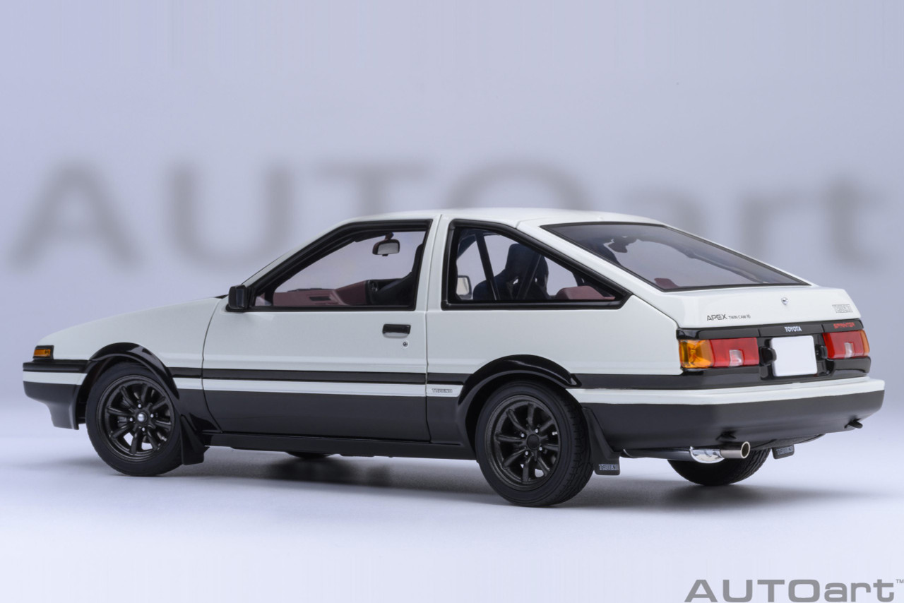 1/18 AUTOart Toyota Sprinter Trueno (AE86) 