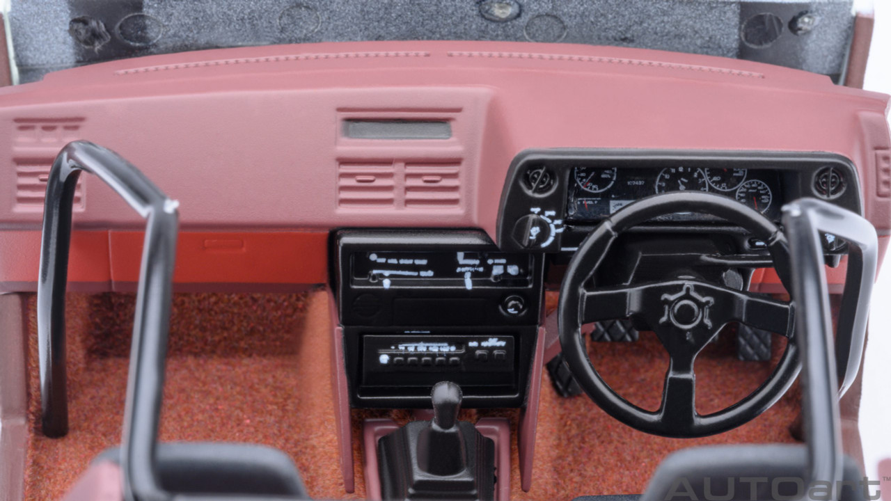 1/18 AUTOart Toyota Sprinter Trueno (AE86) 