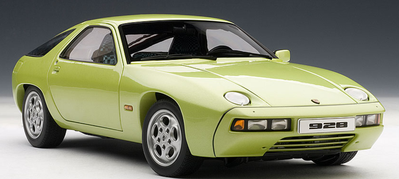 1/18 AUTOart Porsche 928 (LIND GREEN METALLIC) Diecast Model 77904