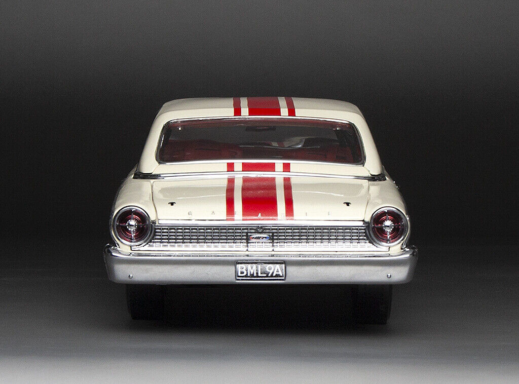 1/18 Sunstar 1963 Ford Galaxie 500/XL #45 British Saloon Car