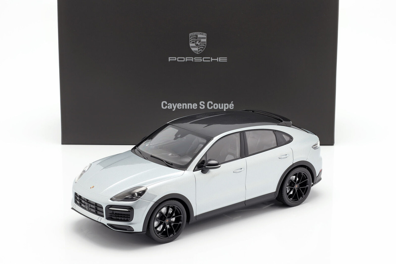 1/18 Dealer Edition 2019 Porsche Cayenne S (Silver) Diecast Car Model