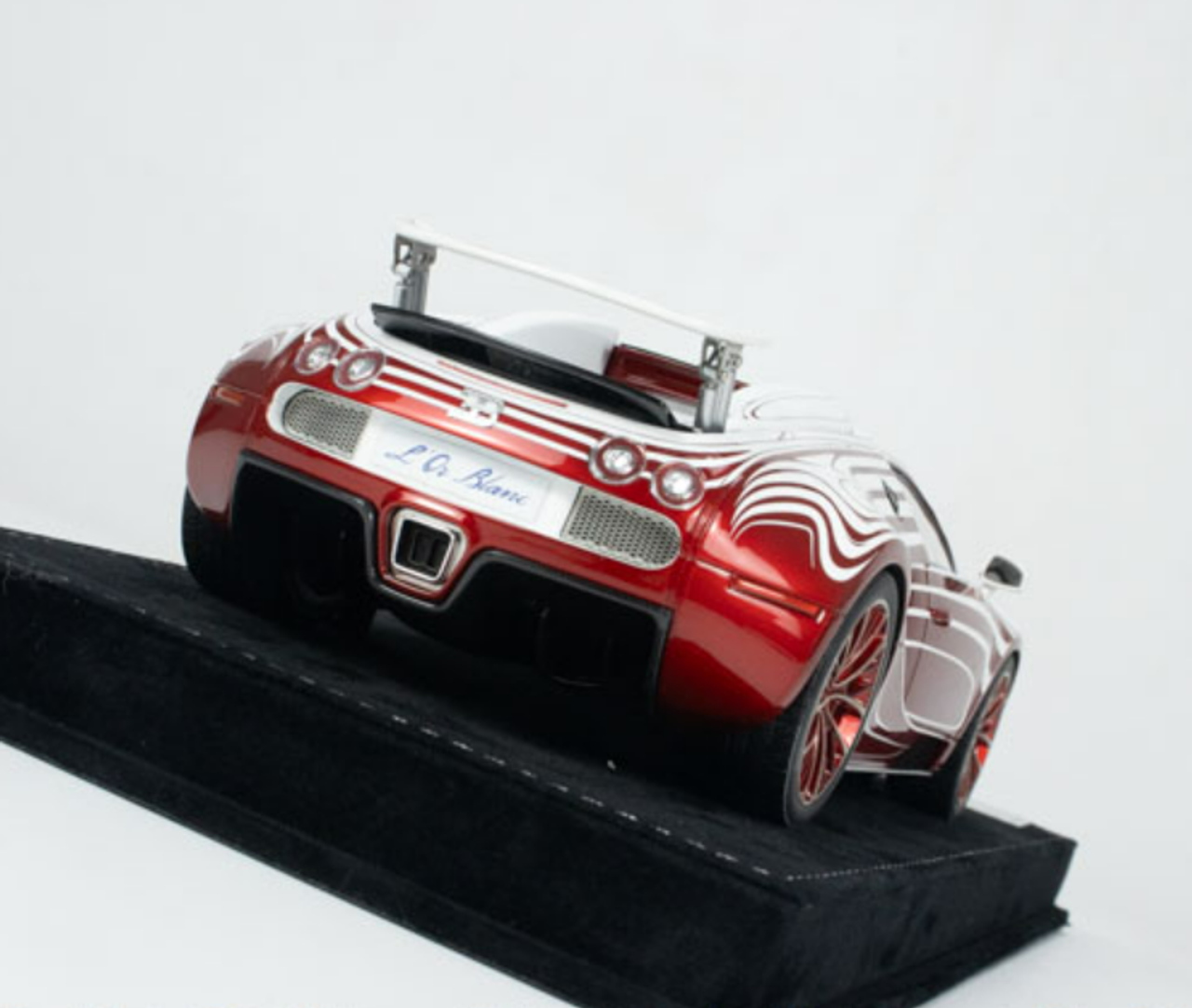 1/18 HH Model Bugatti Veyron Lor Metallic Red