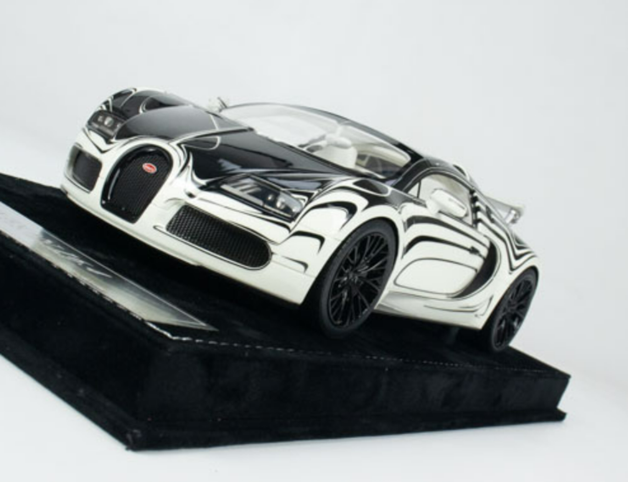 1/18 HH Model Bugatti Veyron Luminous Green