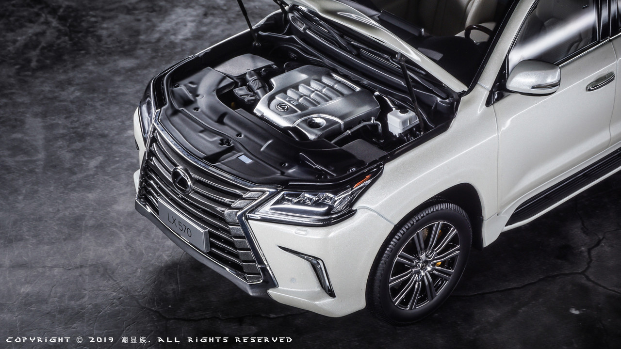 1/18 レクサス Lexus LX570 新品 【ホワイト＆ブラック】 1/18 LCD 2020 Lexus LX570 (White) Diecast Car Model