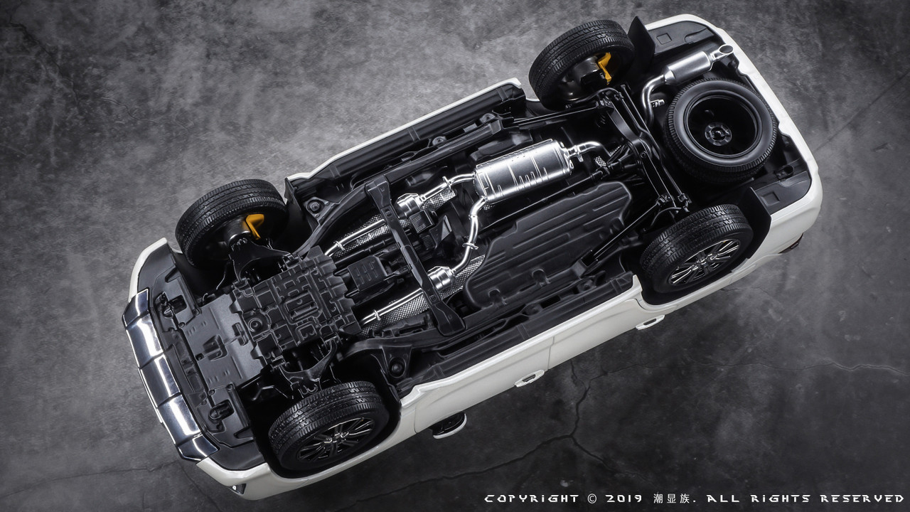 1/18 Kyosho Lexus LX570 (Sonic Quarts White) Diecast Car