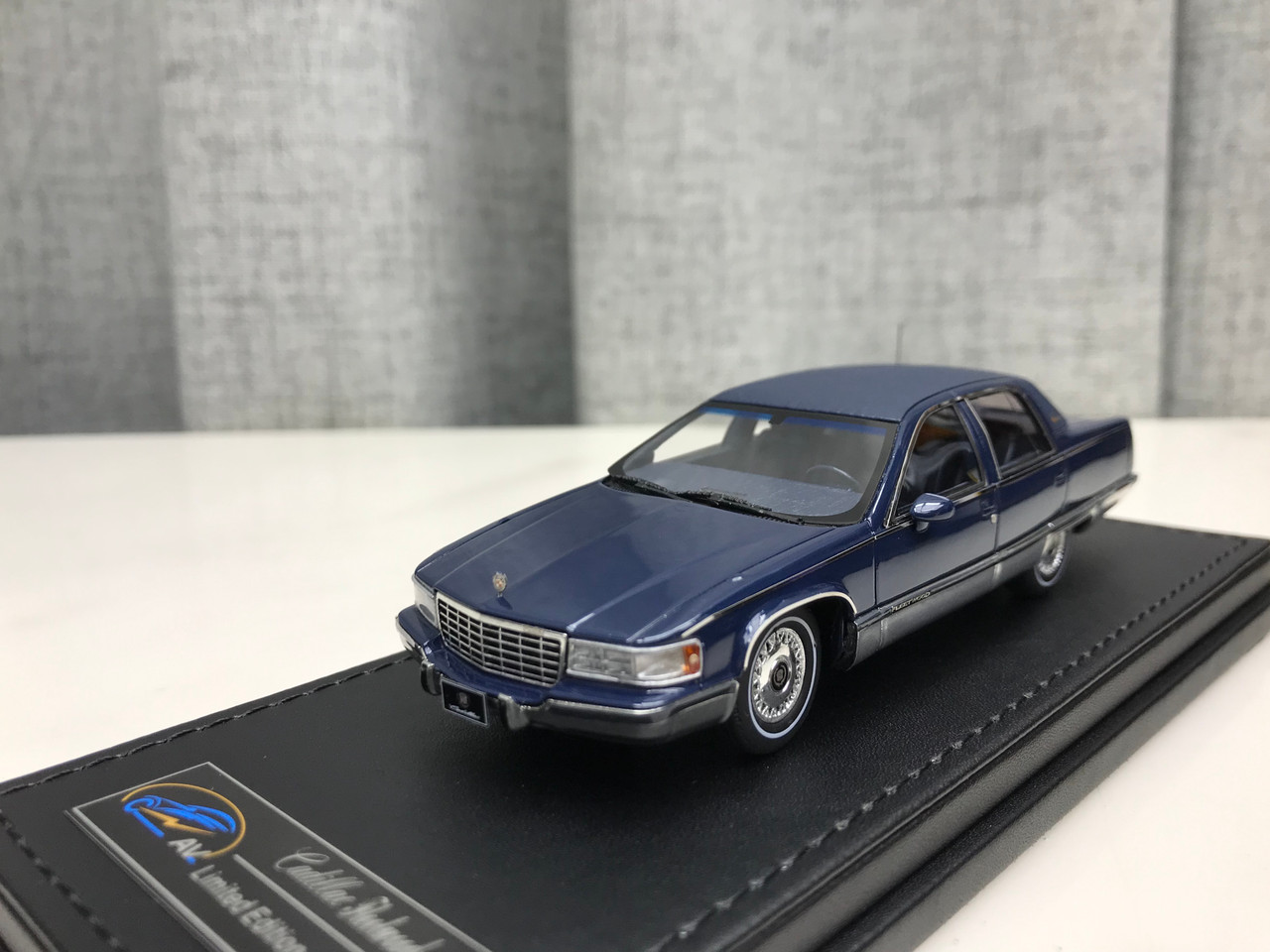 1/43 VAV 1993 Cadillac Fleetwood Brougham (Blue) Resin Car Model