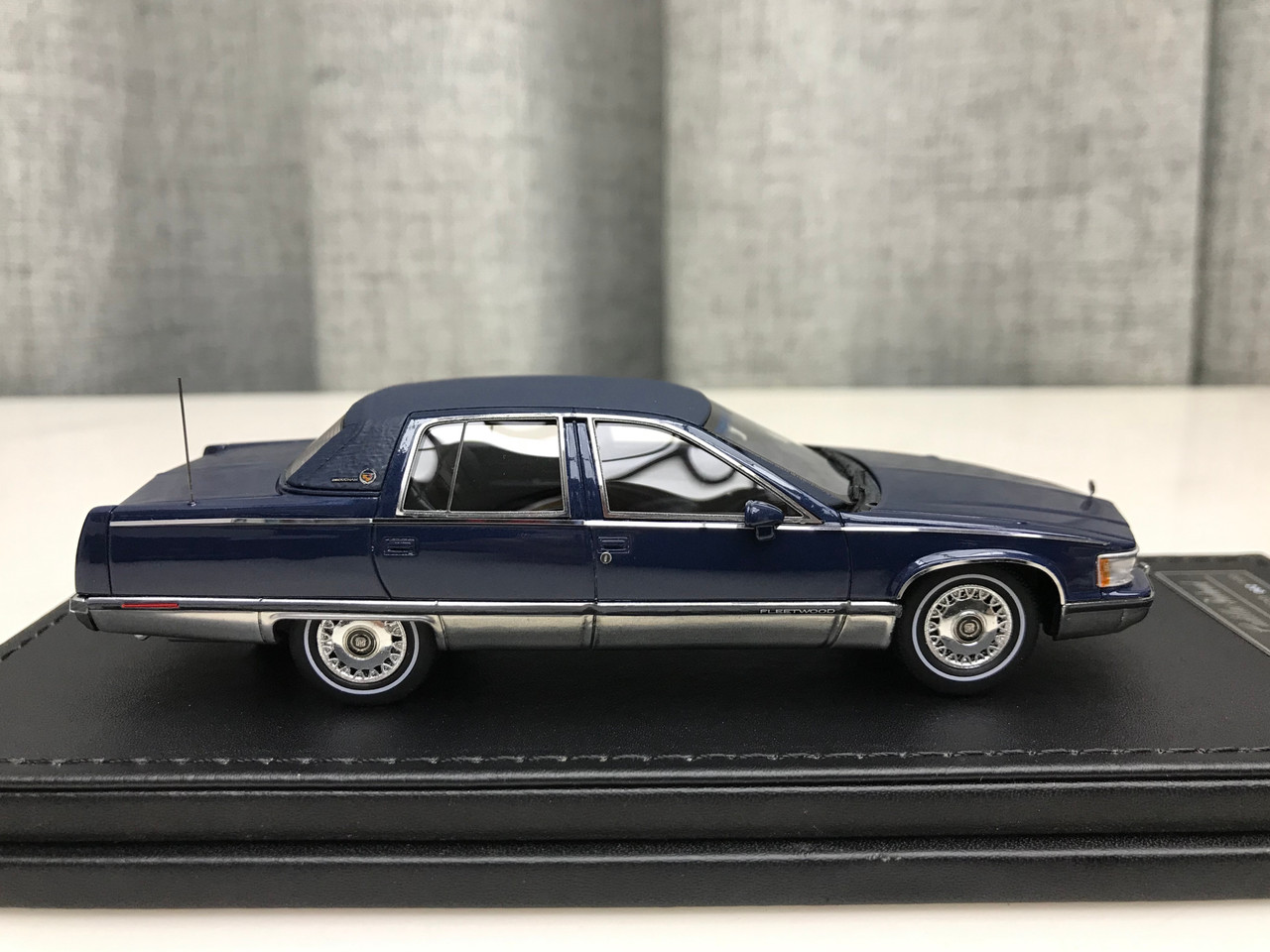 1/43 VAV 1993 Cadillac Fleetwood Brougham (Blue) Resin Car Model