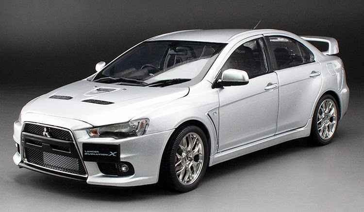 1/18 Sunstar Mitsubishi Lancer Evolution X (Cool Silver Metallic