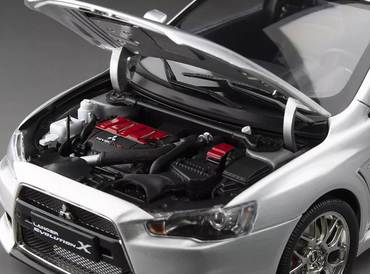 1/18 Sunstar Mitsubishi Lancer Evolution X (Cool Silver Metallic