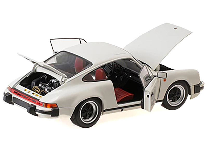 1/18 Minichamps 1983 Porsche 911 930 Carrera Coupe 3.2 (White) Car