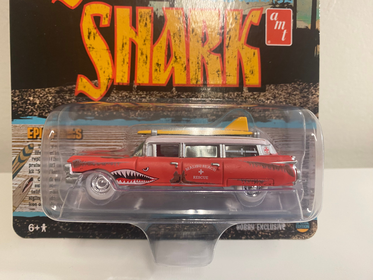 CHASE CAR 1/64 Johnny Lightning Hobby Exclusive 1959 Cadillac Ambulance Surf Shark Diecast Car Model