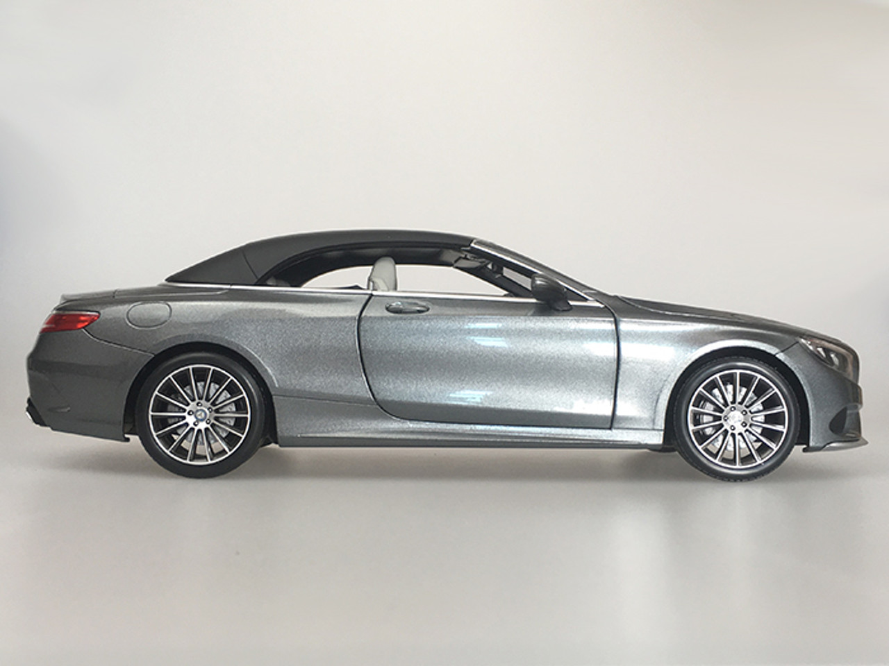 1/18 Norev Mercedes-Benz Mercedes S-Class S-Klasse Coupe Convertible (Grey) Diecast Car Model