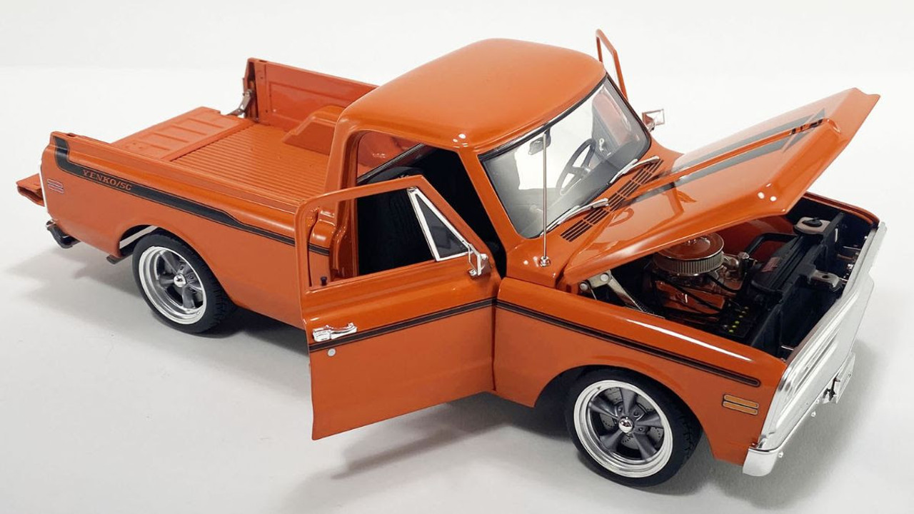 インフィニティ 1/18 ACME 1969 Chevrolet C-10 Custom Yenko (Orange) Diecast