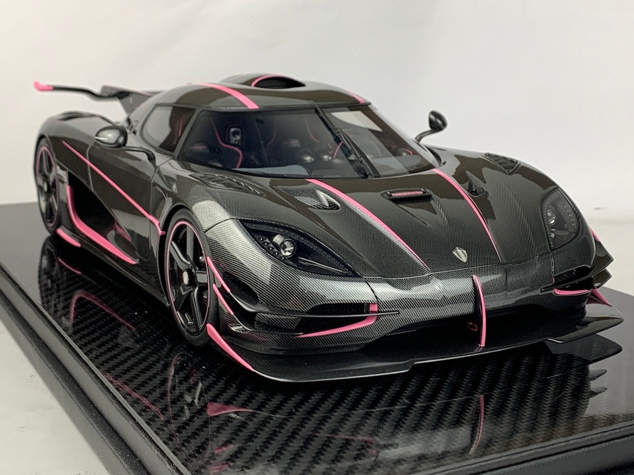 1/12 Frontiart Koenigsegg One:1 (Carbon Pink) Resin Car Model