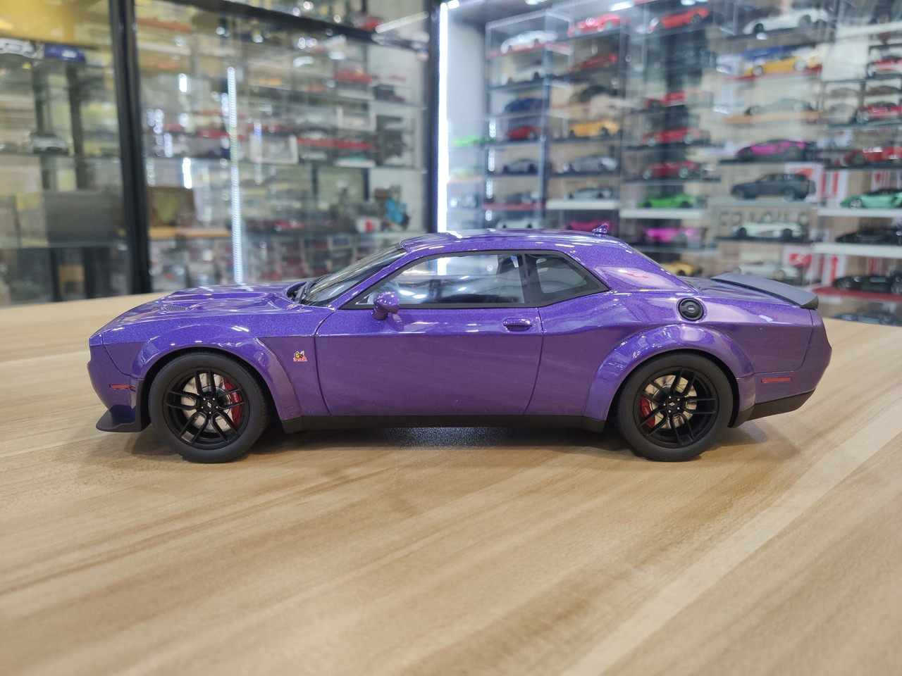 1/18 GT Spirit GTSpirit Dodge Challenger SRT SCAT PACK WIDE BODY Plum (Purple) Resin Car Model