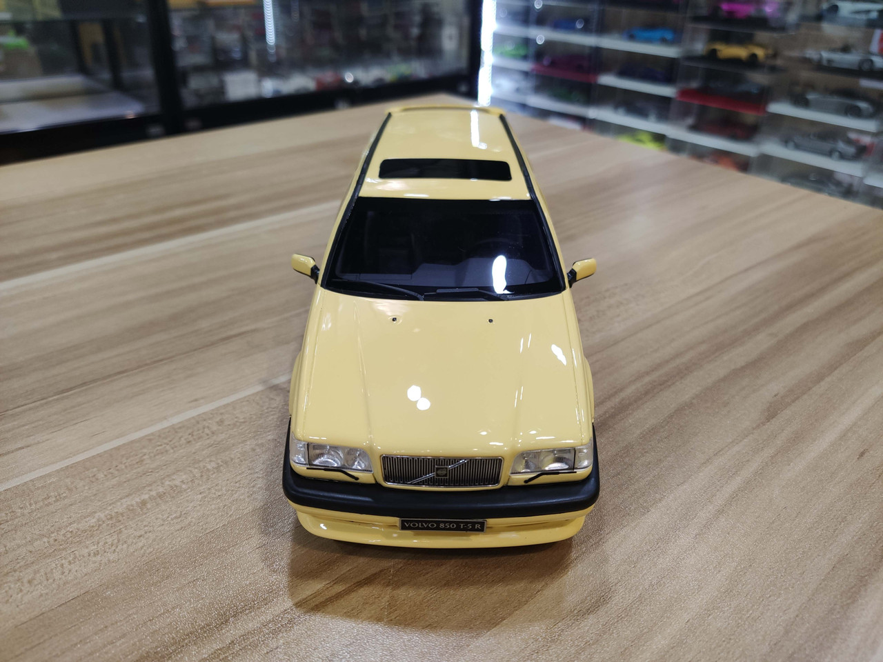 1/18 OTTO Volvo 850 T-5 R (Yellow) Resin Car Model - LIVECARMODEL.com