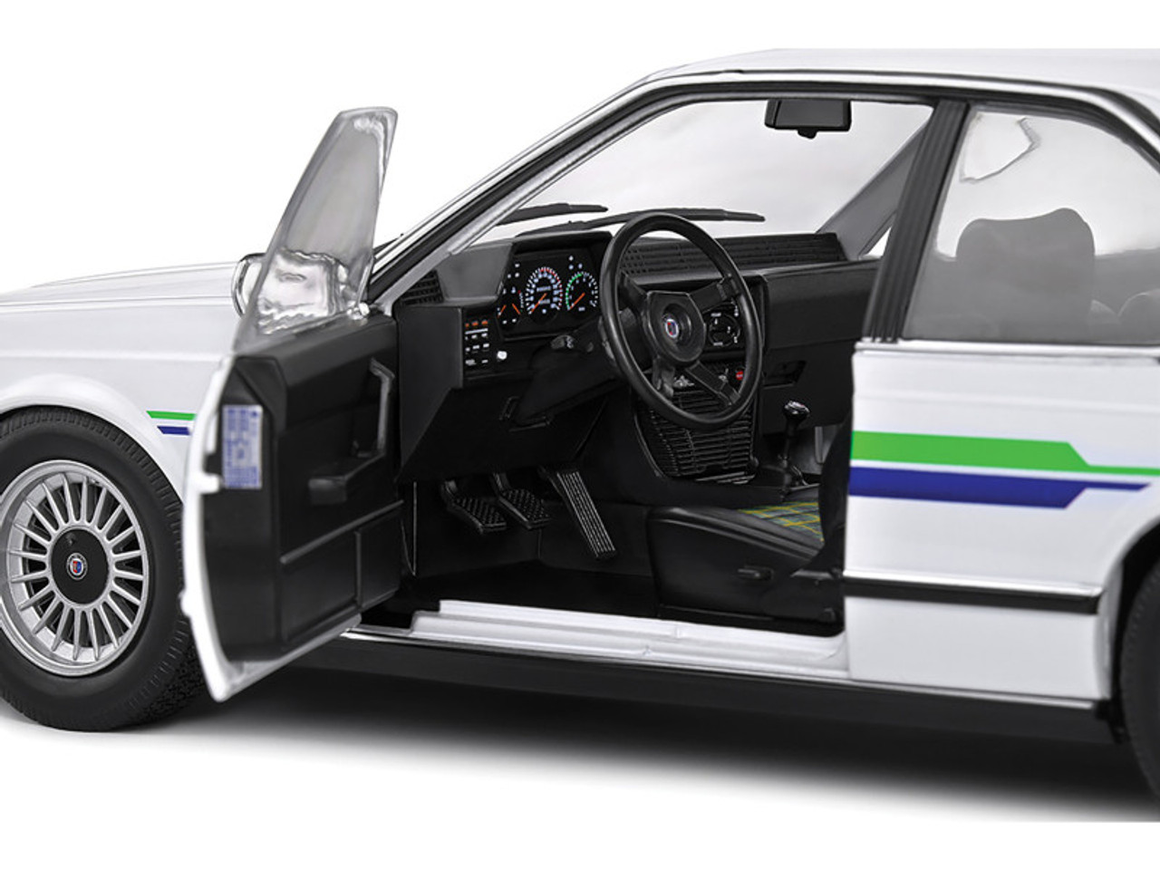1/18 SOLIDO BMW ALPINA B7 TURBO E24 ホワイト 1/18 Solido 1984 BMW Alpina B7 Turbo (E24) (White) Diecast