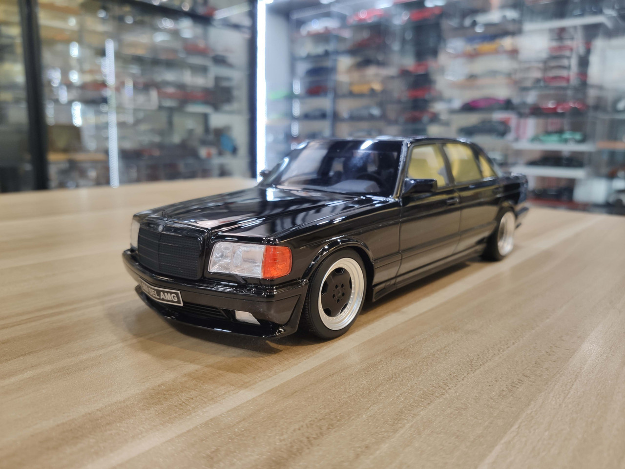 1/18 OTTO Mercedes-Benz Mercedes 560 6.0 SEL AMG W126 (Black) Resin Car  Model