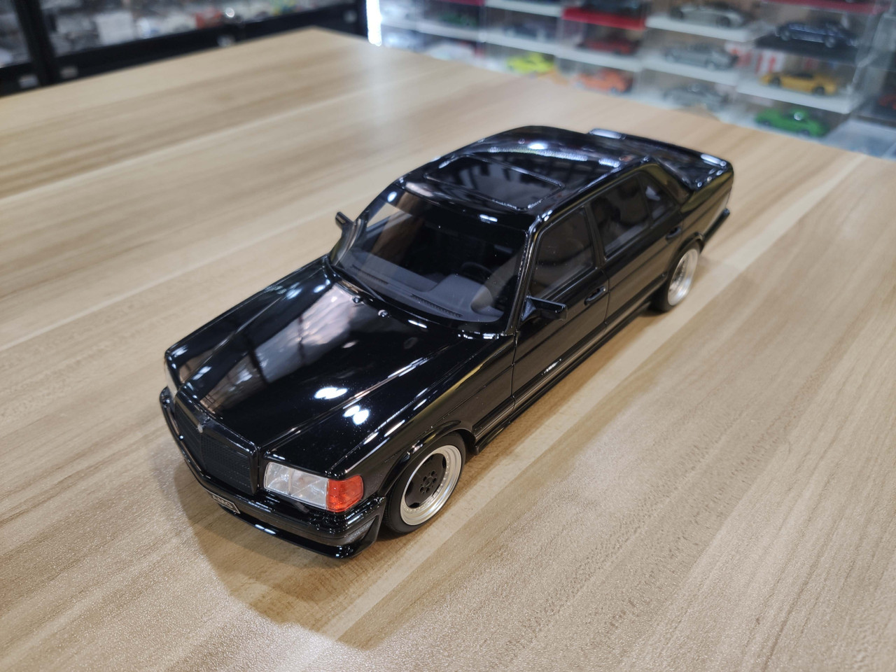 OttO 1/18 メルセデスベンツ 560SEL 6.0 AMG (W126) ブラック - ミニカー