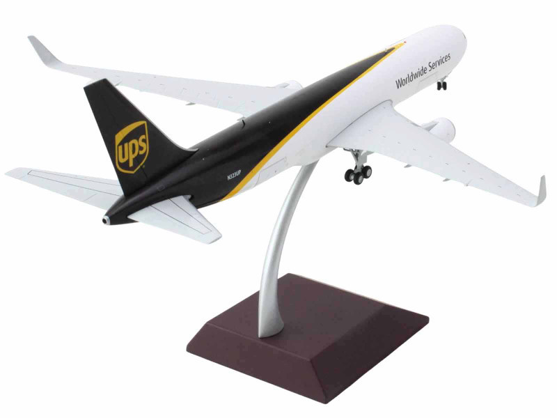 貨物機模型　UPS　B767-300F　1/400　　　　　き Amazon.co.jp: 1: 400 スケール UPS 貨物航空航空機 767 B767-300F