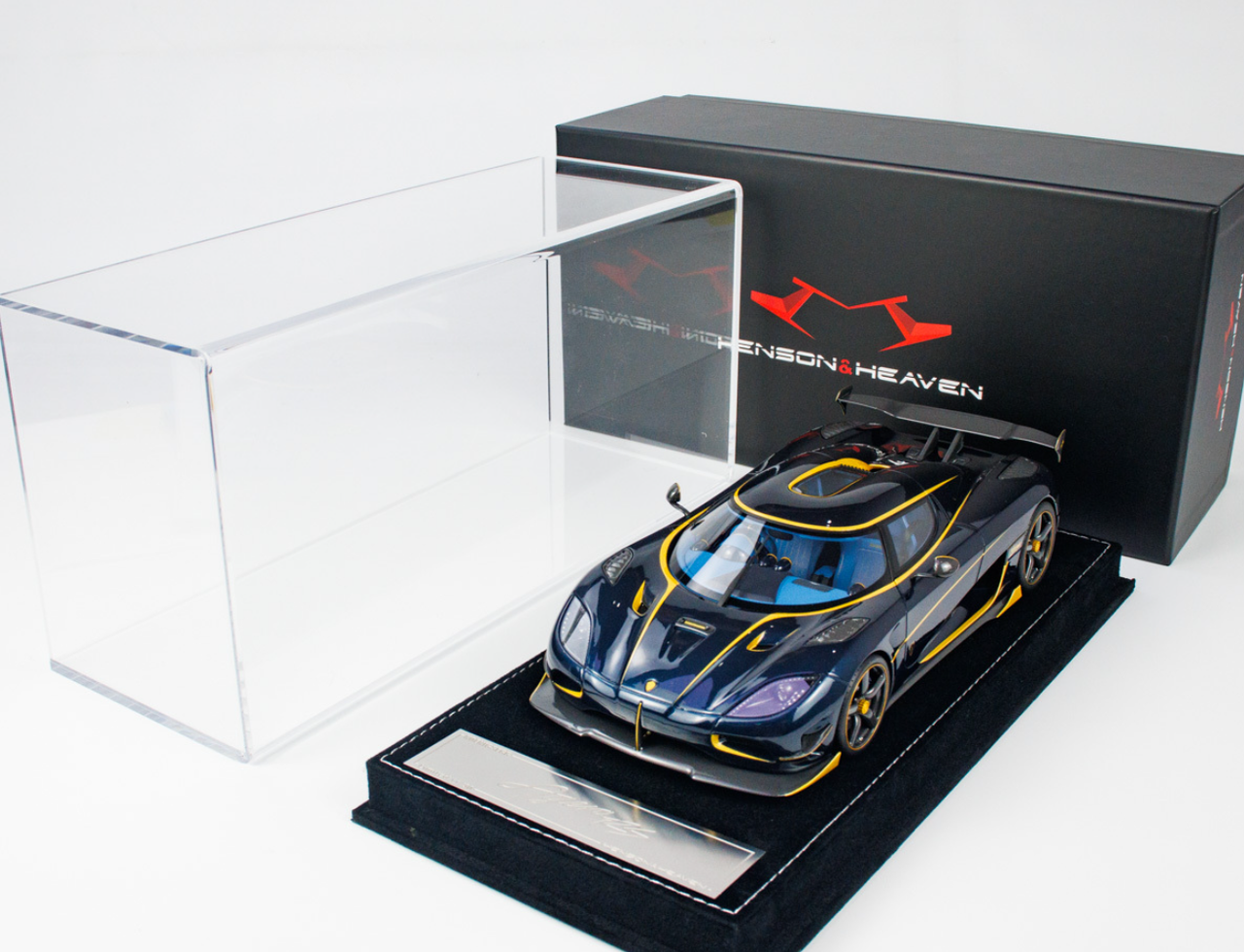 1/18 HH Model Koenigsegg Agera RS (Agera Naraya Carbon Blue with Gold Accent) Enclosed Resin Car Model