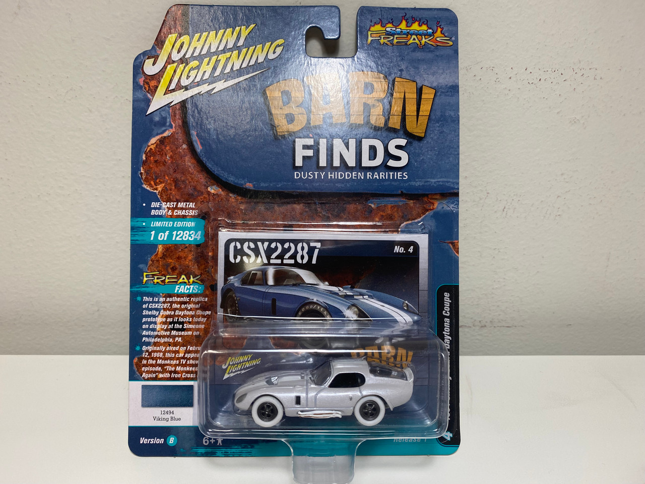 ユウ CHASE CAR 1/64 Johnny Lightning 1964 Shelby Cobra Daytona Coupe