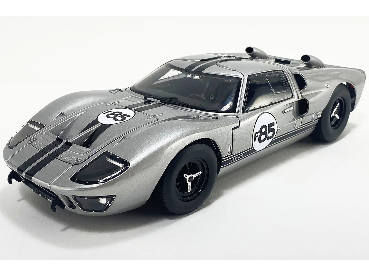 1/18 Shelby Collectibles 1966 Ford GT40 MKII F85 Diecast Car Model
