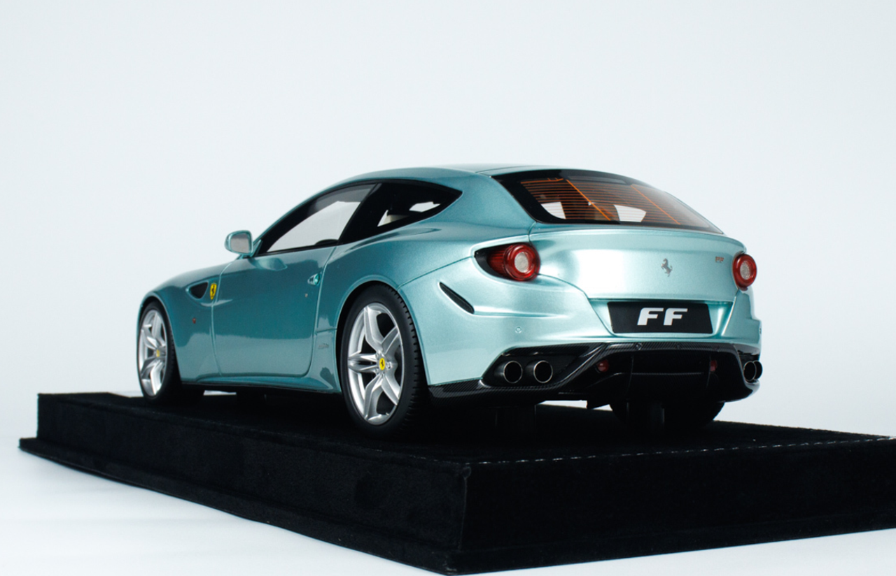 ①n 1/18 HH Model Ferrari FF V12 (Celeste Metallizato Green