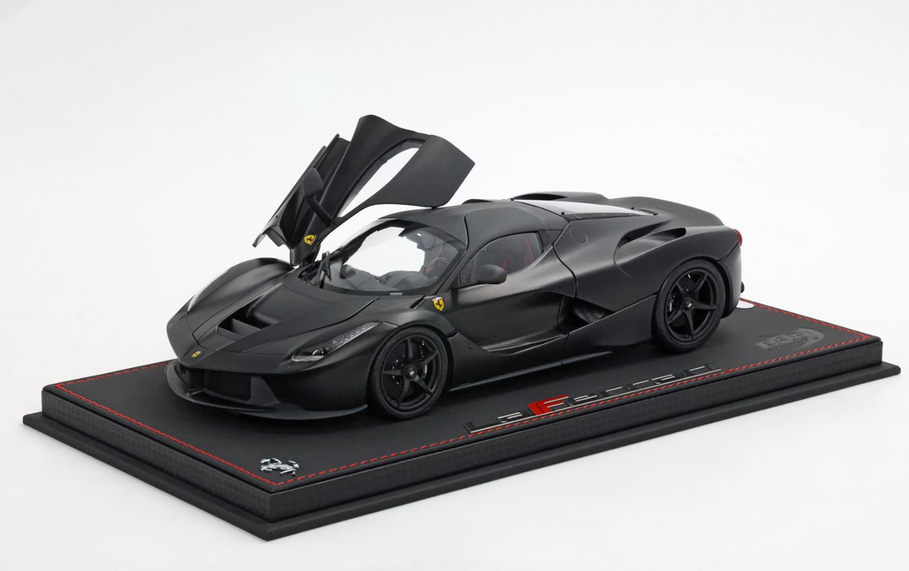 マセラティ 1⁄18 BBR レヴァンテ ミニカー | Levante 公式通販 Black