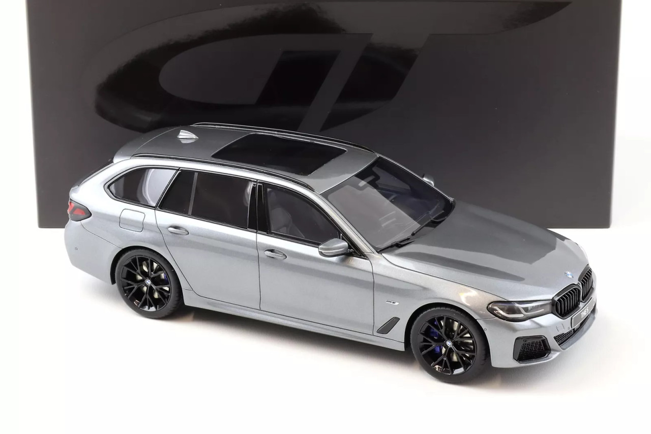 1/18 GT Spirit 2023 BMW 5 Series 530E XDrive Wagon M Package (Grey