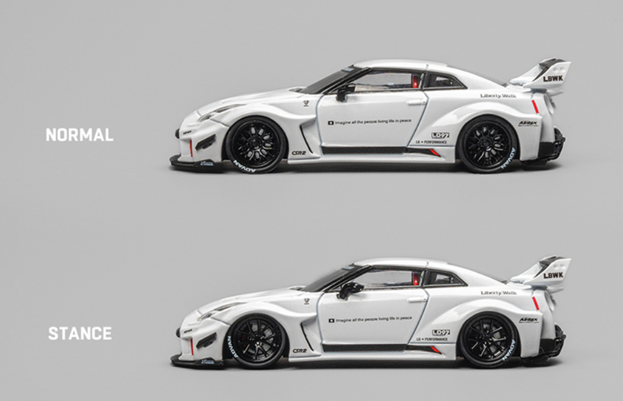 1/64 CM Model Nissan GT-R R35 LBWK Super Silhouette 35GT-RR (White) Diecast Car Model