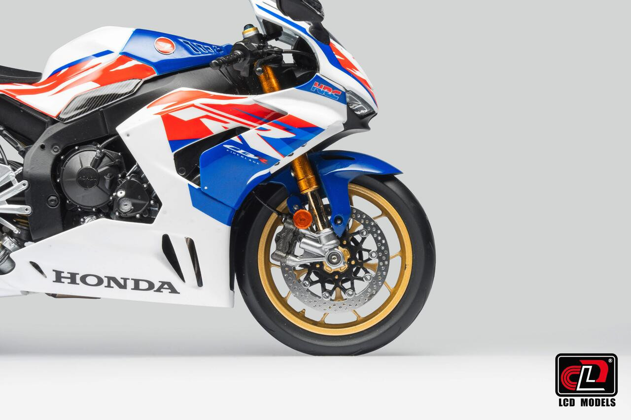 1/12 LCD Honda CBR1000RR-R (White) Motorcycle Model