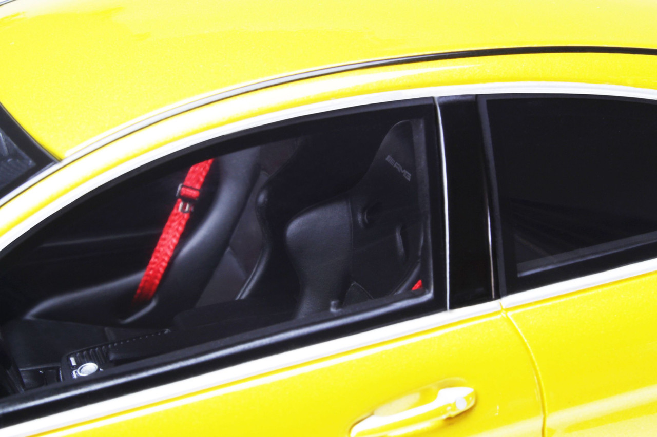 1/18 GT Spirit GTSpirit Mercedes-Benz Mercedes C63 AMG Black Series (Yellow) Resin Car Model