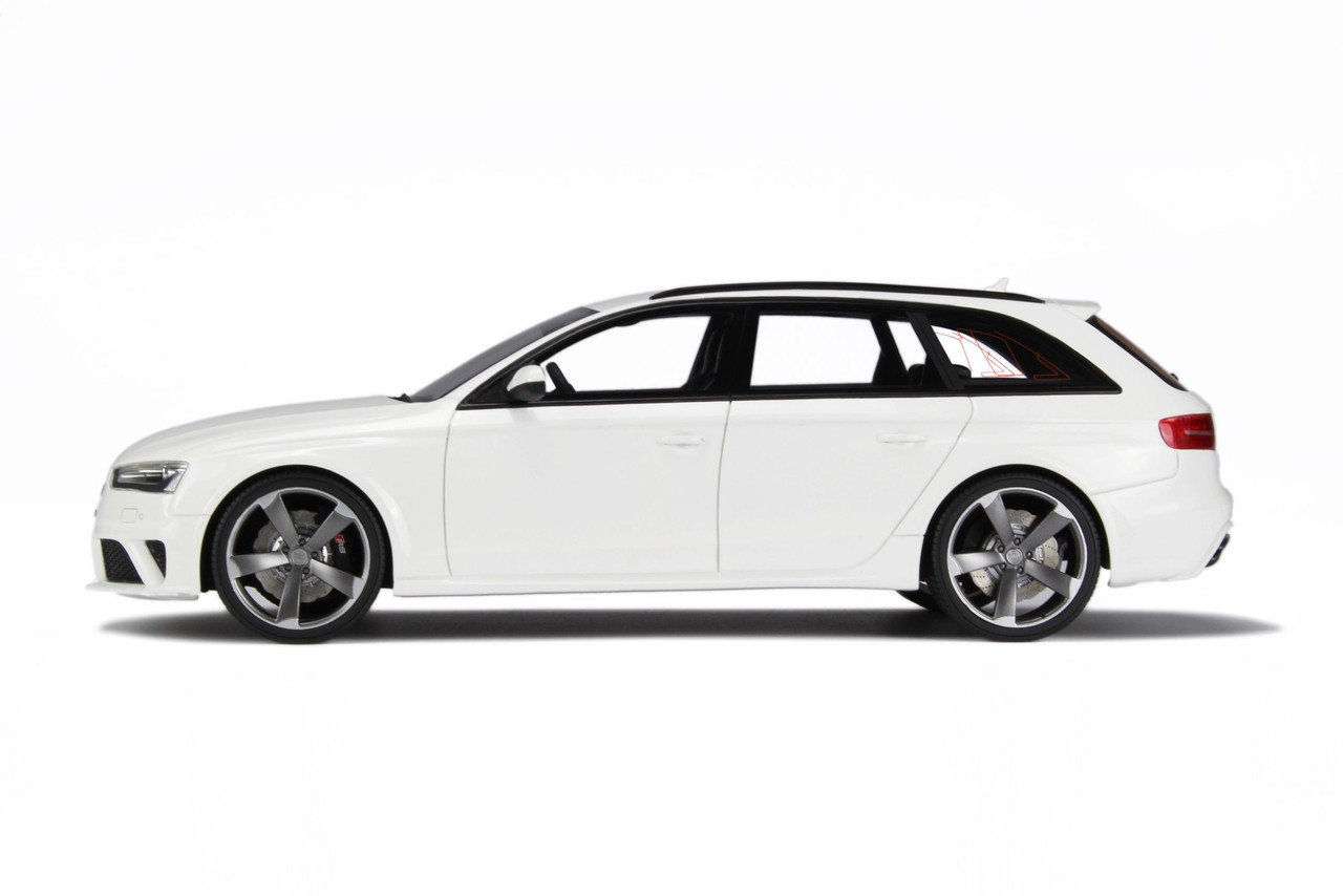 アウディ　RS4 アバント　1/18 GT SPIRIT 楽天市場】GTスピリット 1/18 アウディ RS4 アバント 2020