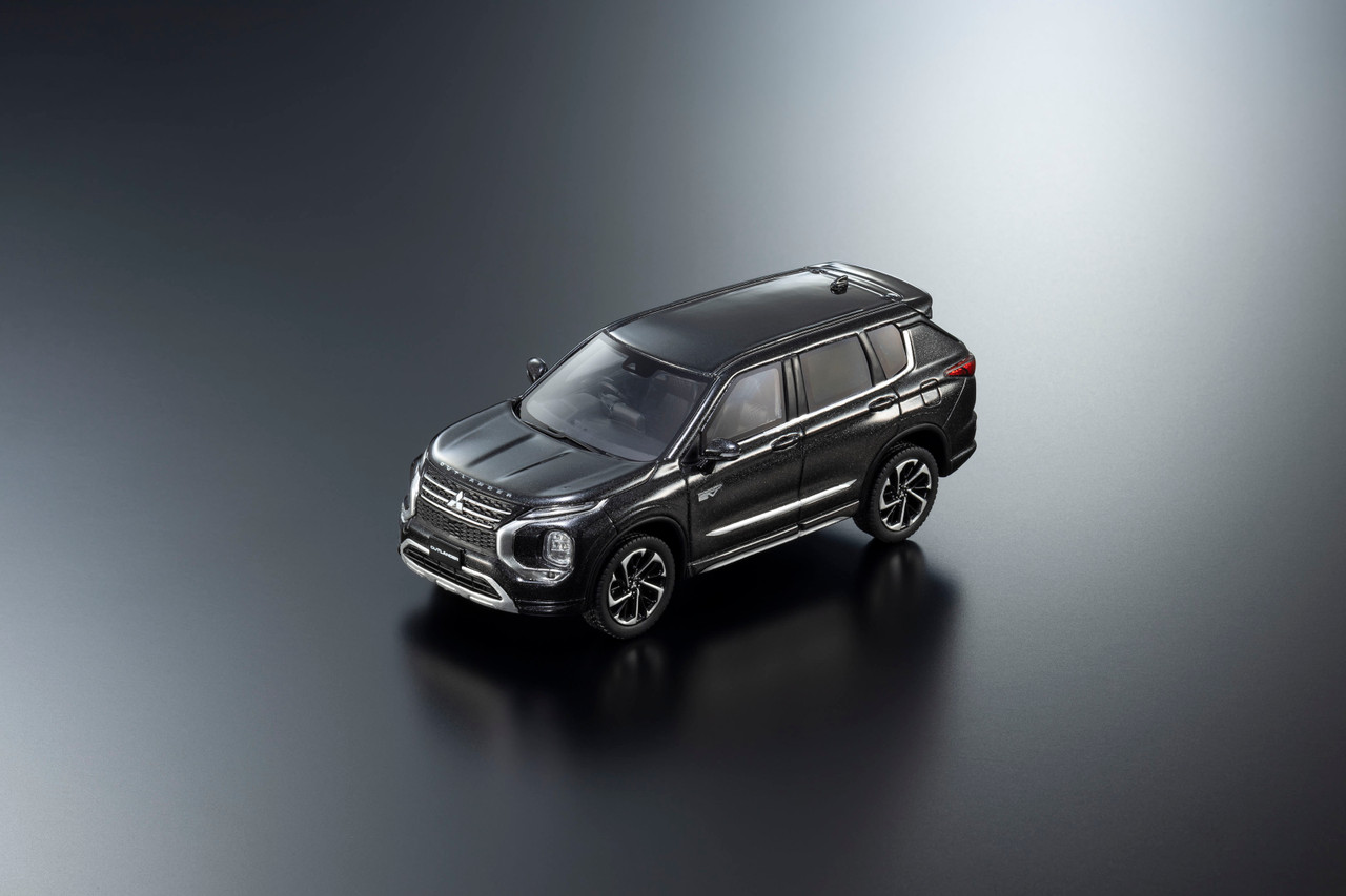 t2様 1/43 Kyosho Mitsubishi Outlander (Black) Resin Car Model
