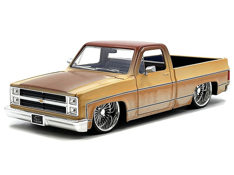 Toleman 1/24 Jada 1985 Chevrolet C10 Pickup with Wire Wheels (Black
