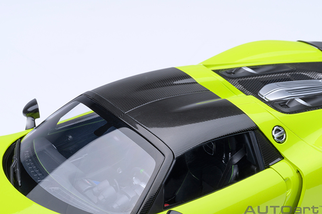 1/18 AUTOart Porsche 918 Spyder Weissach Package (Acid Green