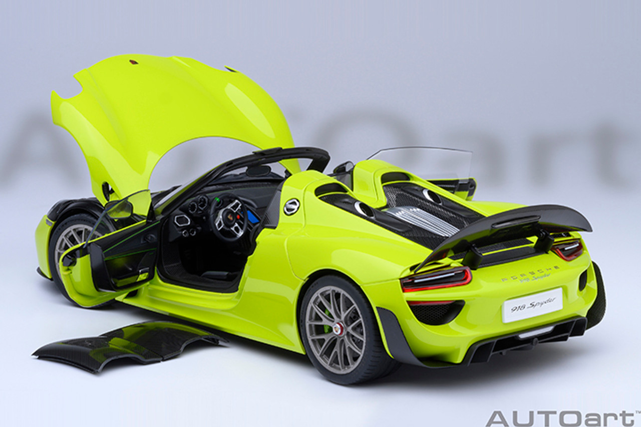 Porsche 918 Spyder 1/18ミニカーライムグリーン 1/18 AUTOart Porsche 918 Spyder Weissach Package (Acid Green