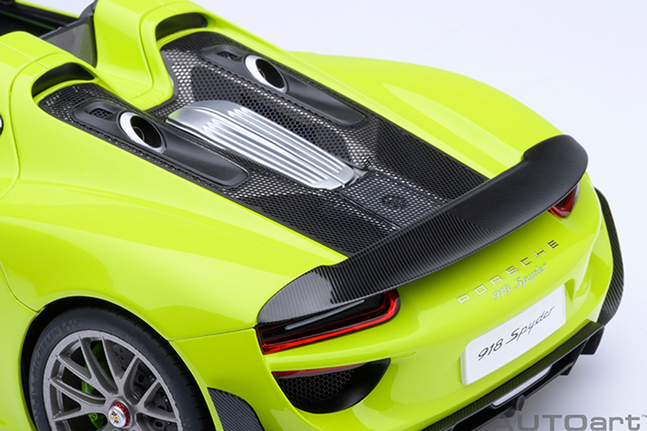 Porsche 918 Spyder 1/18ミニカーライムグリーン 1/18 AUTOart Porsche 918 Spyder Weissach Package (Acid Green