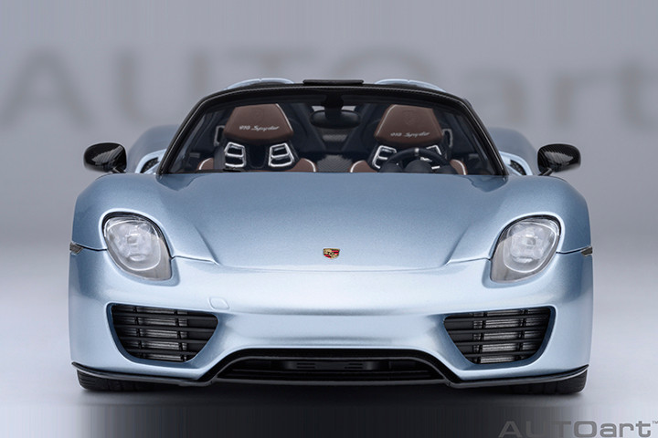1/18 AUTOart Porsche 918 Spyder Weissach Package (Liquid Metal