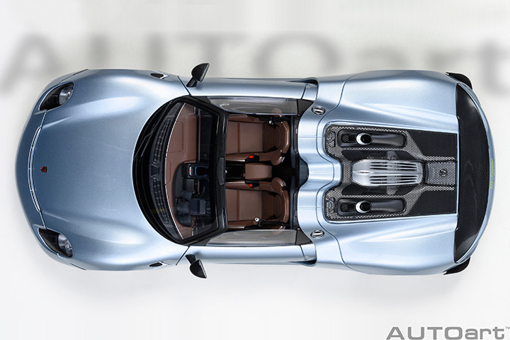 1/18 AUTOart Porsche 918 Spyder Weissach Package (Liquid Metal