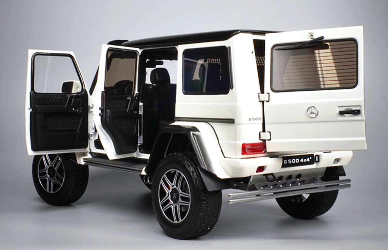 1/18 Almost Real AR Mercedes-Benz Mercedes G-Class G-Klasse G500 4x4  (White) Diecast Car Model 