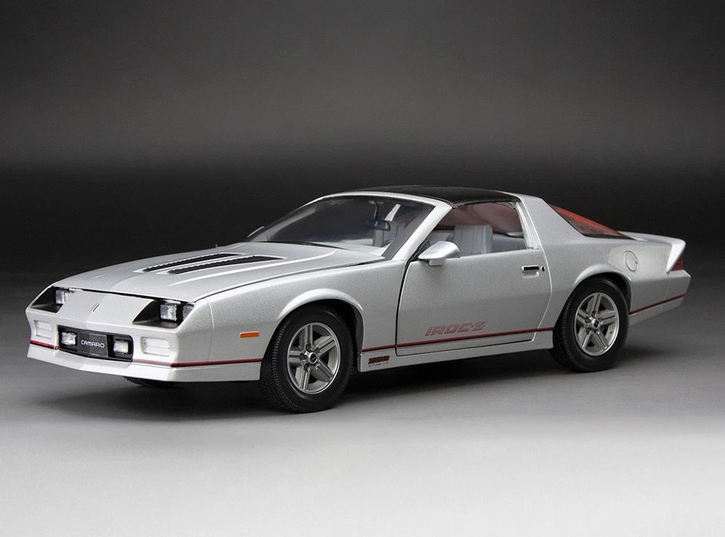 1/18 サンスター 1985 Chevrolet Camaro IROC-Z 1/18 Sunstar 1985 Chevrolet Camaro IROC (Silver) Diecast Car Model