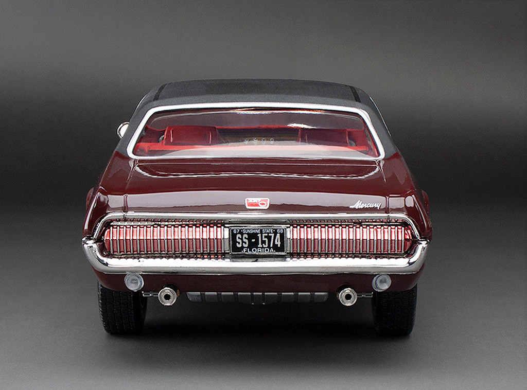 1/18 Sunstar 1968 Mercury Cougar XR7G (Black Cherry Red) Diecast